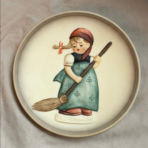 Goebel MJ Hummel Other - The MJ Hummel Little Homemakers Collectors Plate